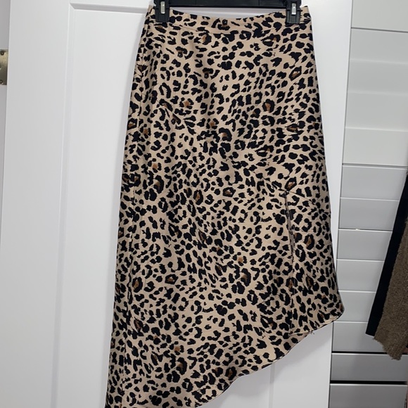 Dynamite leopard asymmetrical skirt size XS - Picture 3 of 4
